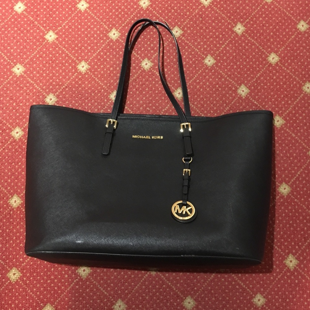 Michael kors medium sized tote
